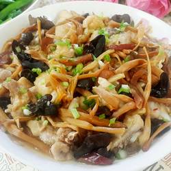 金针云耳蒸滑鸡的做法[图]