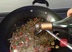 猪皮炒酸豆角的做法图解9