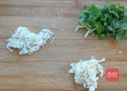 凉拌黄瓜粉丝金针菇的做法图解3