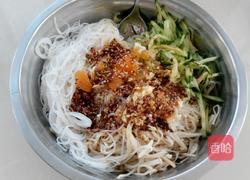凉拌黄瓜粉丝金针菇的做法图解6