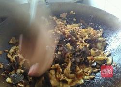 木耳莴笋炒肉的做法图解4