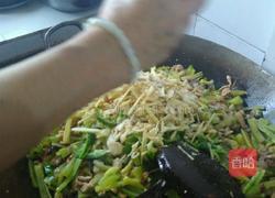 木耳莴笋炒肉的做法图解6