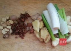 莲藕炖牛尾的做法图解2