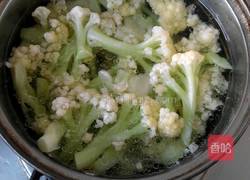 小炒菜花的做法图解2