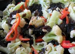 小炒菜花的做法图解5