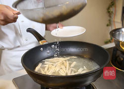 豆瓣腐竹鱿鱼丝的做法图解4