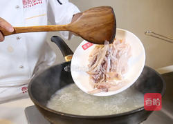 豆瓣腐竹鱿鱼丝的做法图解5