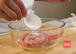 酸菜炒肉丝的做法图解4