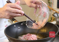 酸菜炒肉丝的做法图解6