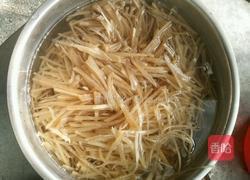 咸菜炖小虾的做法图解2