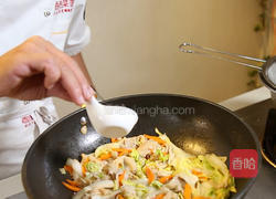 白菜炒鲜蘑的做法图解8