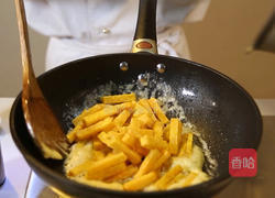 蛋黄焗南瓜的做法图解5