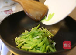 芹菜炒肉丝的做法图解9