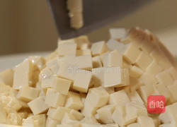 皮蛋豆腐的做法图解1