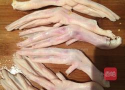 电饭煲酱香鸭脚的做法图解1