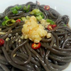 酸辣蕨根粉的做法[图]