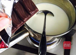 巧克力慕斯蛋糕的做法图解2