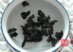 木耳洋葱炒鸡蛋的做法图解2