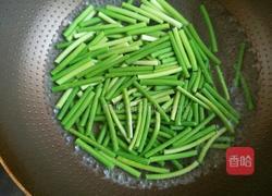 蒜苔炒肉的做法图解3