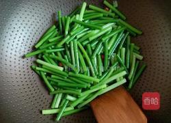 蒜苔炒肉的做法图解7