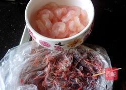 三色虾仁的做法图解1