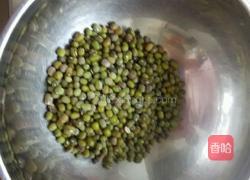 排毒绿豆水的做法图解1