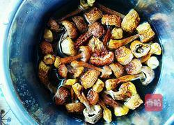 姬松茸炒肉的做法图解3