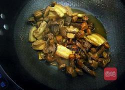 姬松茸炒肉的做法图解19