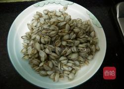 葱爆海瓜子的做法图解1