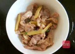 Illustration of how to make carrots and fried pork 4