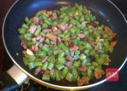 肉丁炒四季豆的做法图解8