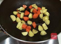 土豆焖牛肉的做法图解6