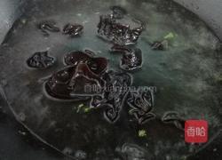 西蓝花凉拌木耳的做法图解3