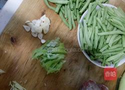 烧豆角的做法图解1