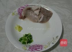 白萝卜丸子汤的做法图解1