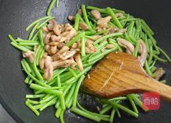 鸡丝蒿子杆的做法图解3