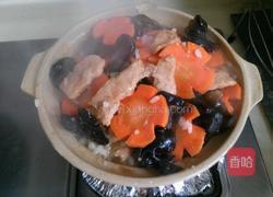 胡萝卜瘦肉煲仔饭的做法图解10