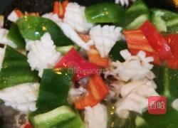 青椒炒鱿鱼的做法图解4