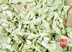 绿色手擀面的做法图解13