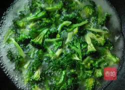 蚝油西兰花的做法图解1