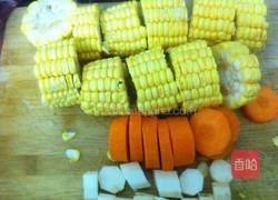 广东靓汤—玉米龙骨汤的做法图解3