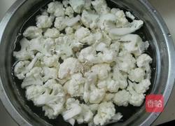 丝瓜炒菜花的做法图解1