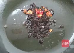 萝卜干炒豆豉的做法图解5