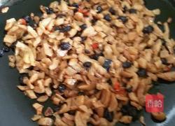 萝卜干炒豆豉的做法图解6