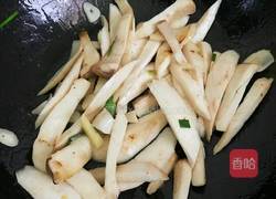 爆炒鸡腿菇的做法图解3