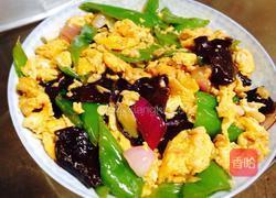 木耳尖椒炒鸡蛋的做法图解10