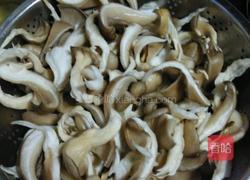 椒盐蘑菇的做法图解4