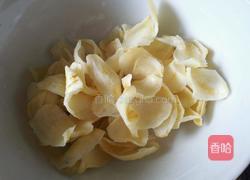 百合银耳莲子羹的做法图解4