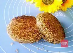 Illustration of how to make black sesame sauce pancakes 8