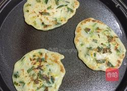 韭菜鸡蛋饼的做法图解3